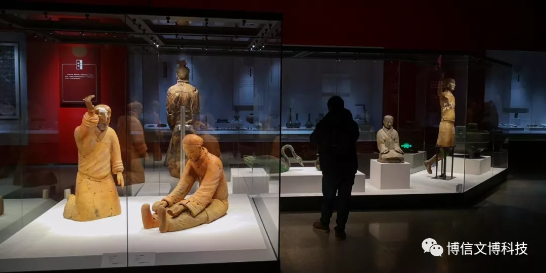 博（bó）物館展櫃