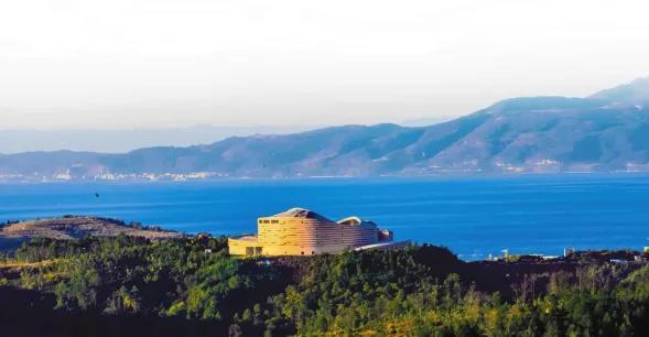 澄江化石地自然博（bó）物館